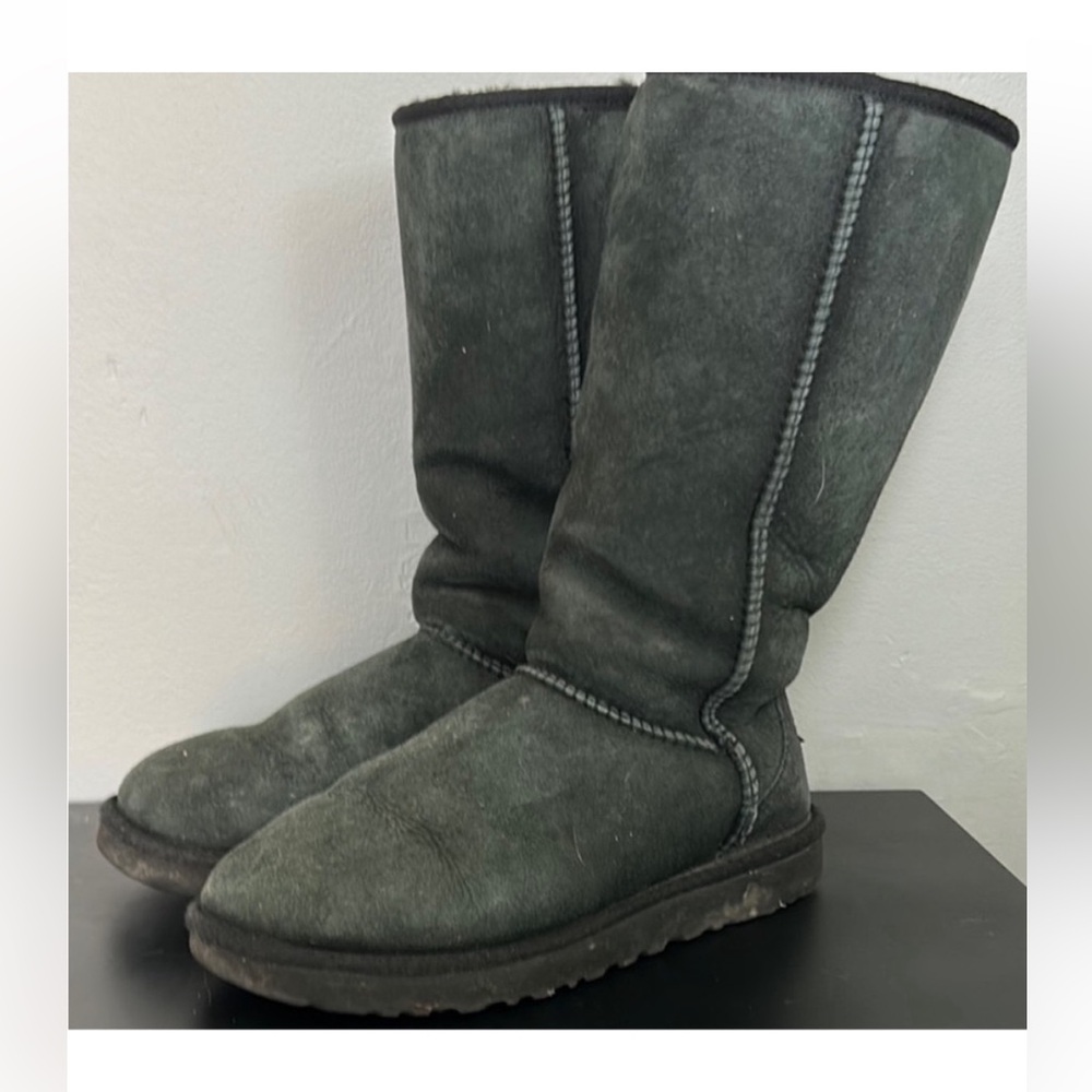 Women's tall UGG boots size 8